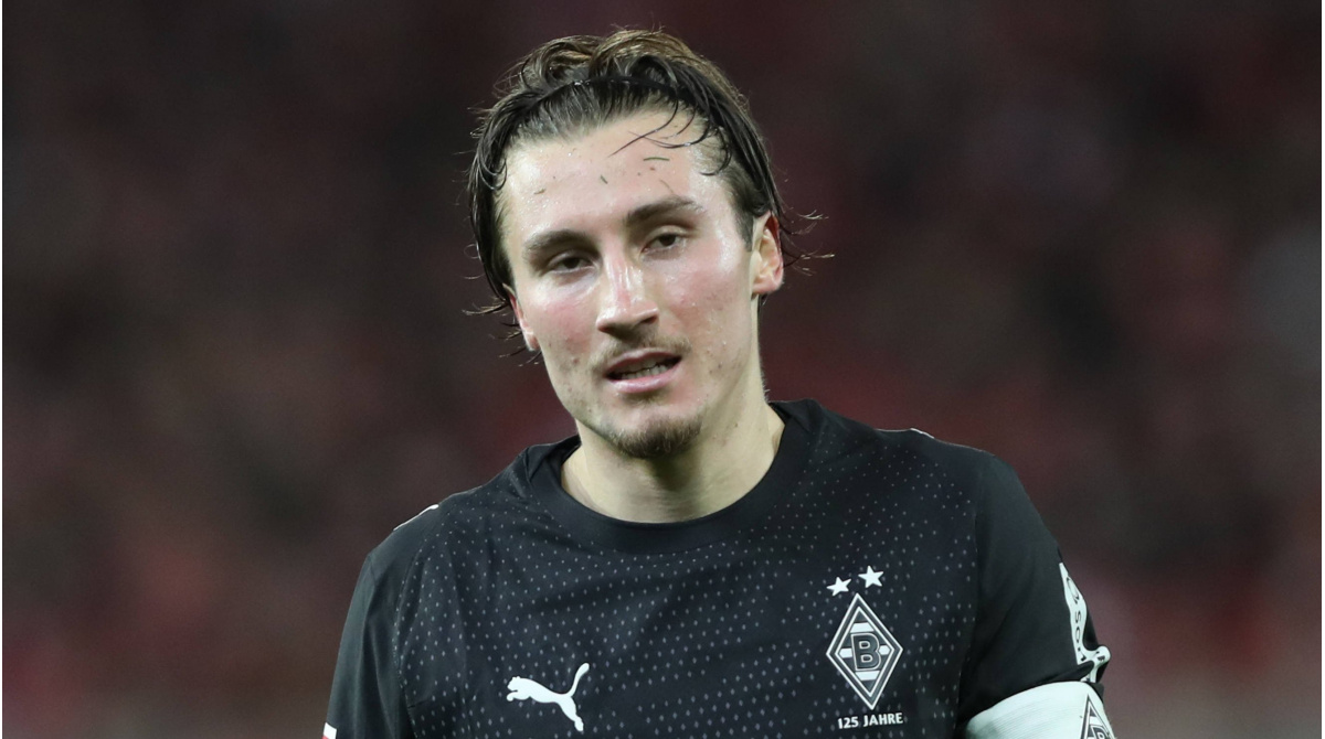 Transfer news LIVE: Man Utd linked to Bundesliga star, four clubs want Kroupi