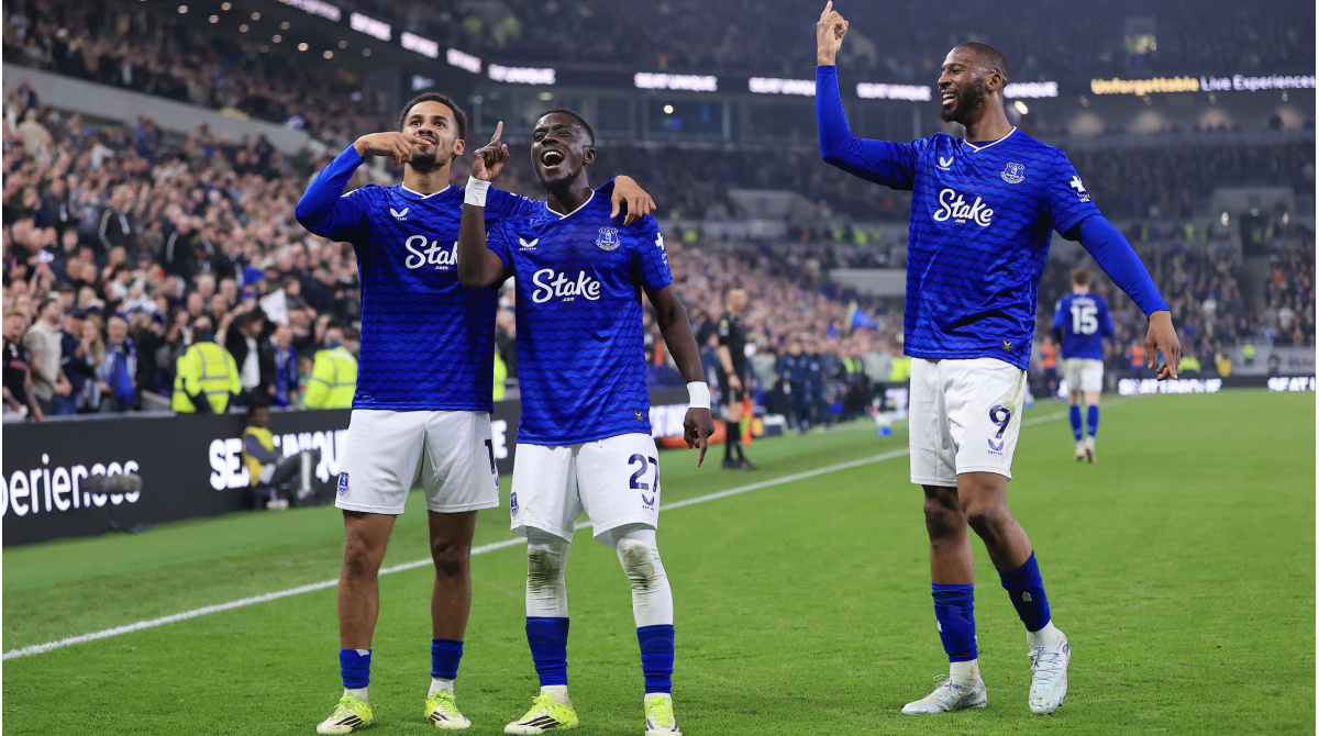 Brilliant Everton expose hapless Chelsea as Liam Rosenior’s problems pile up